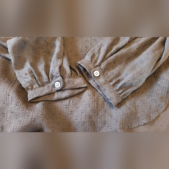 Ann Taylor Loft Clip Dot Shirred Ruffle Neck Blouse Black XS - Picture 8 of 10